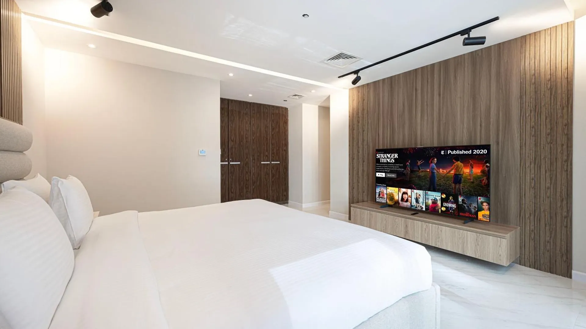 Spacious 3Bedroom Luxury Apartment In Business Bay Dubai